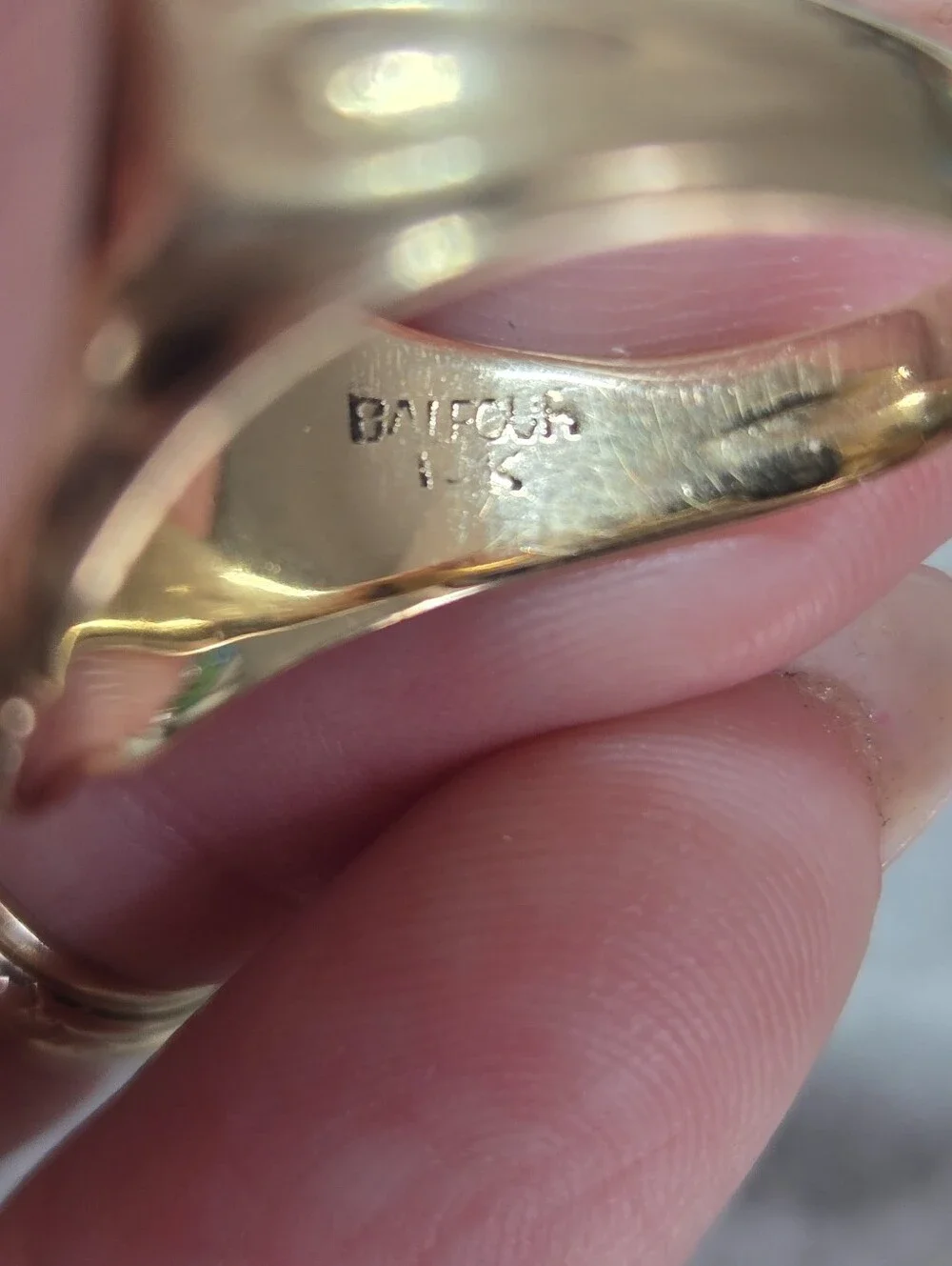10k Yellow Gold and Black Men's Class Ring - Classic Art Deco Style